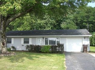 945 Clarksville Rd, Hermitage, PA 16148