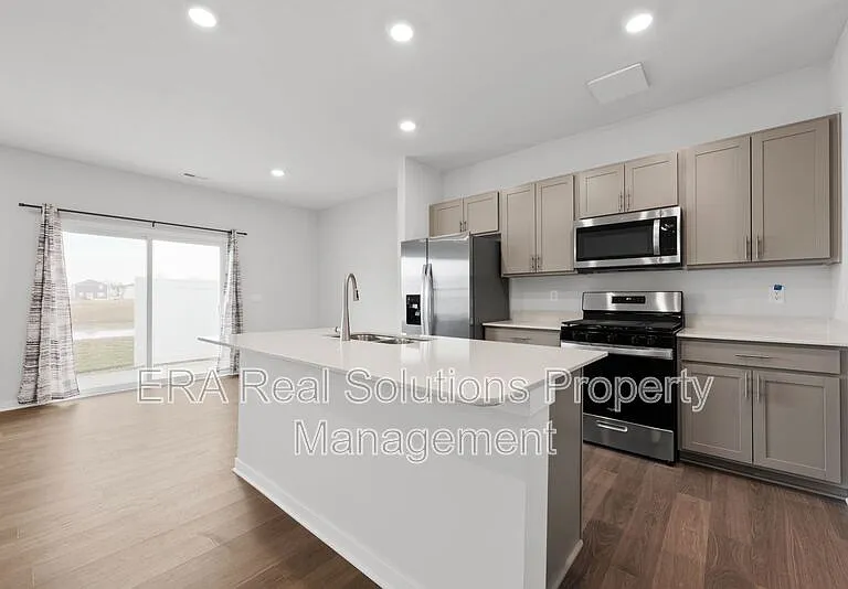 6294 Marinelli Dr S — Photo 10