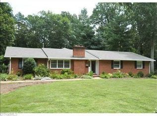 611 Quarterstaff Rd, Winston Salem, NC 27104