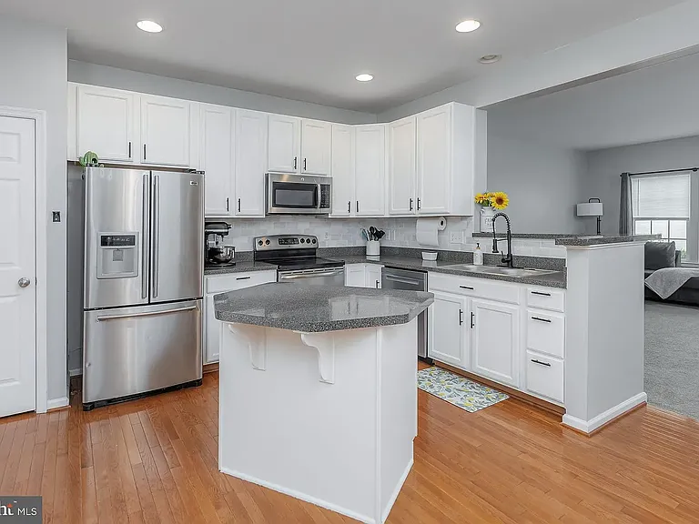 372 Concetta Dr — Photo 21
