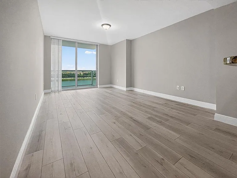 2681 N Flamingo Rd #902S — Photo 33