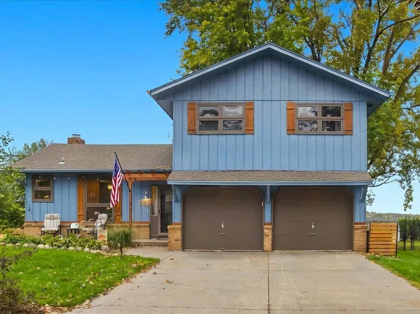 313 Fairview Dr, Glenwood, IA 51534