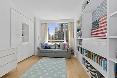 Rented by R New York