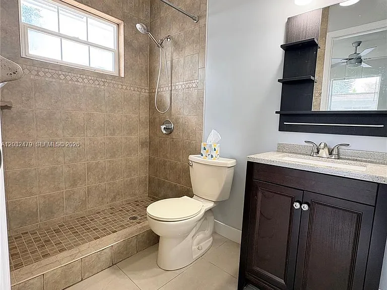 1116 N 61st Ave — Photo 10