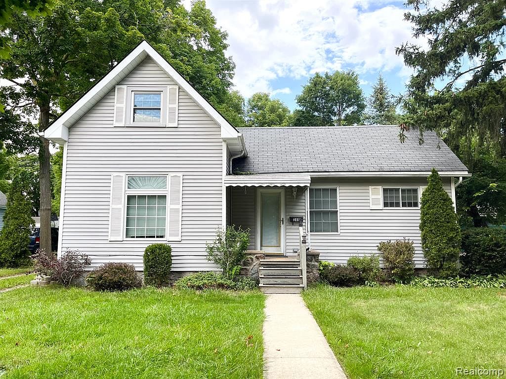 260 W 4th St, Imlay City, MI 48444 Zillow