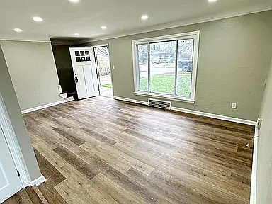 20571 Priday Ave — Photo 10