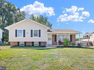 114 Rolling Dr, Newark, DE 19713