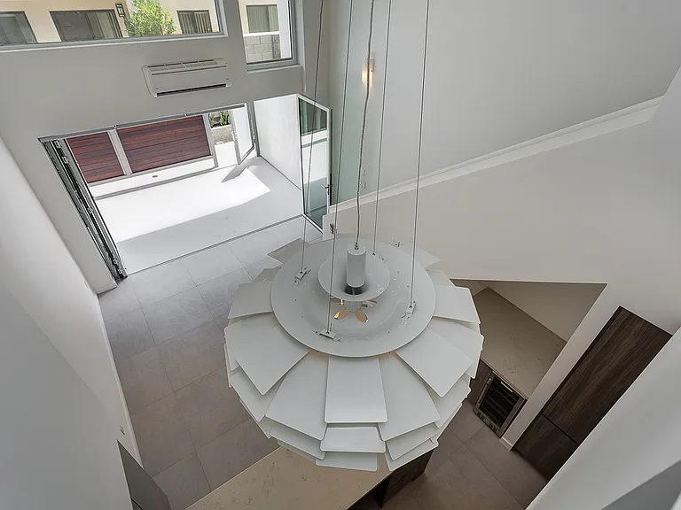 900 Wilshire Blvd #3 — Photo 4
