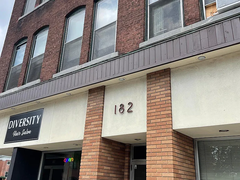 182 Pearl St #1 — Photo 8