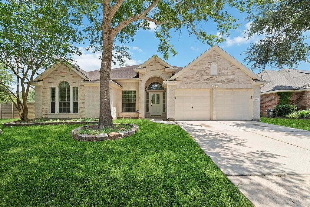 4 bed, 2517 sqft, $2,550 — Photo 2