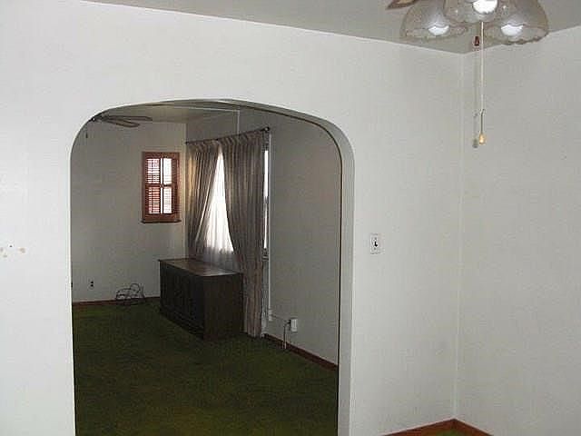 2nd image of 929 Chestnut St