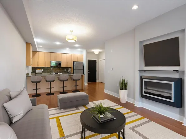 4529 W Saanich Rd #101, Saanich, BC V8Z 0B9