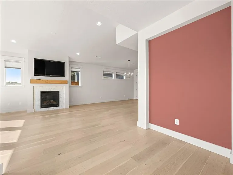 555 S Proctor Ln — Photo 18