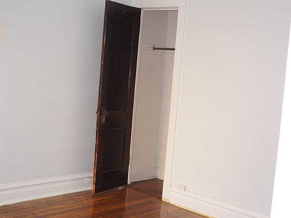 5th image of 1430 W Granville Ave #2