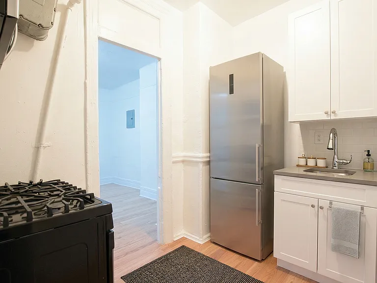 1475 Amsterdam Ave #8 — Photo 3