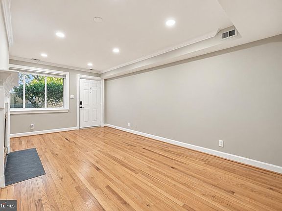 4th image of 1236 Eton Ct NW