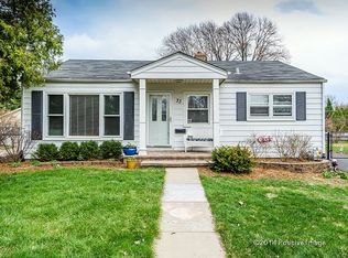 33 Roslyn Rd, Westmont, IL 60559