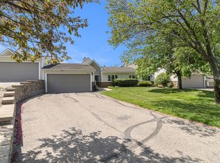 35307 Hillside Dr #12, Farmington, MI 48335