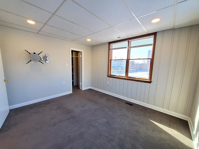 2742 W Montrose Ave #2 — Photo 13