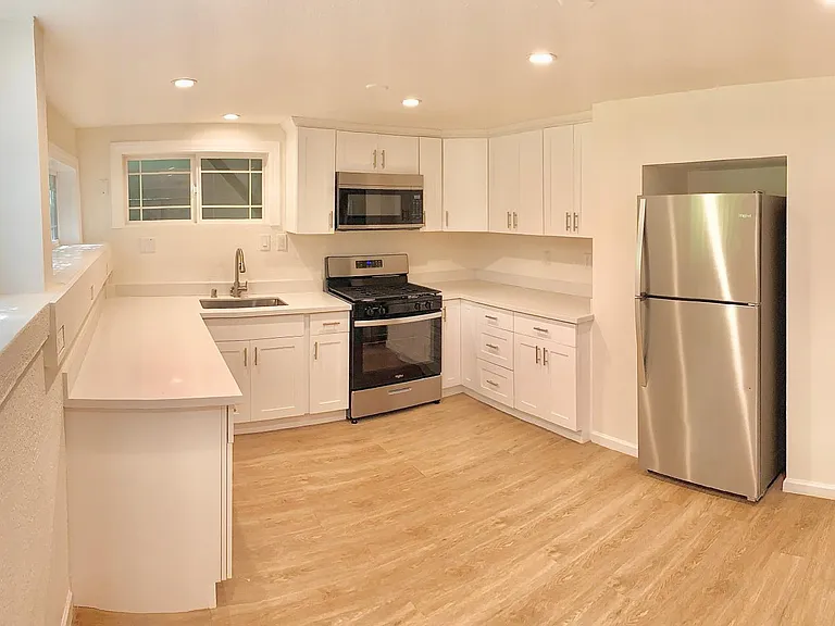 421 Huron Ave #IN-LAW — Photo 1