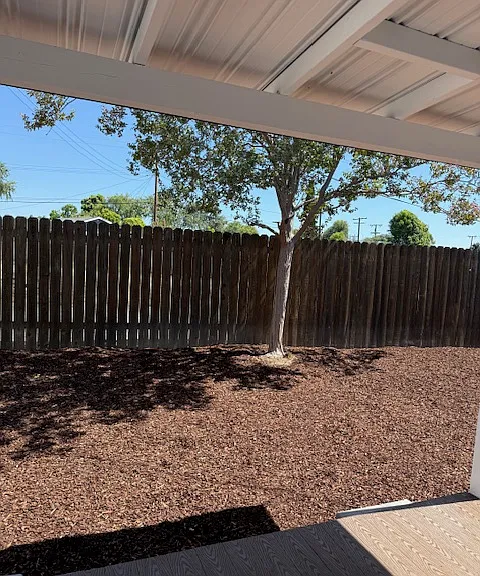 1424 Riverside Dr — Photo 23
