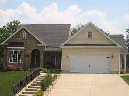1st image of 604 Hickory Ave