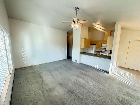 4th image of 3585 Castrey St