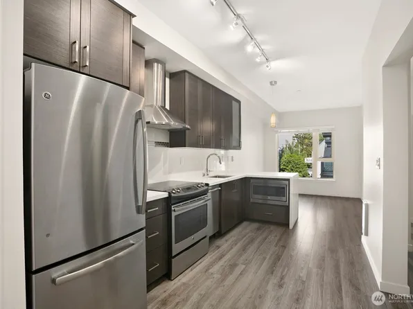 1760 NW 56th Street #421, Seattle, WA 98107