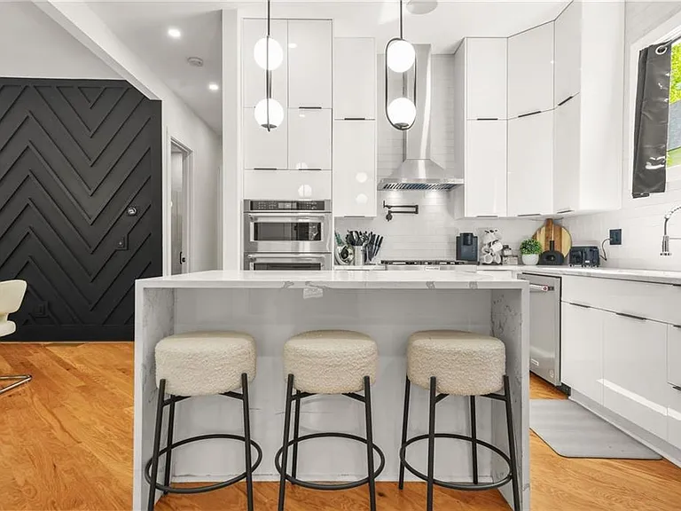 2186 Park Ter — Photo 16