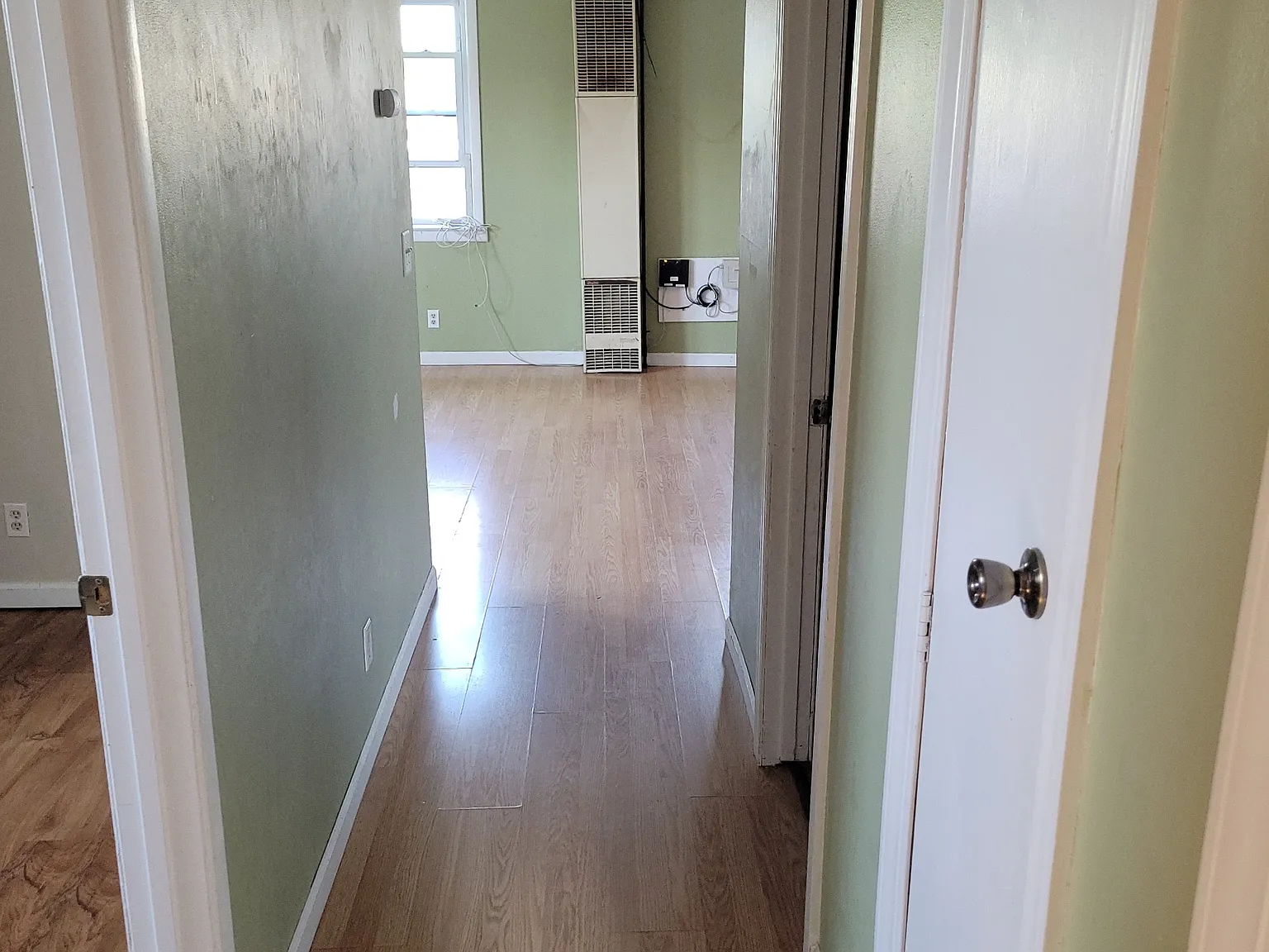 114 Main St W — Photo 2