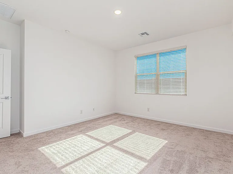 8821 W Agora Ln — Photo 15