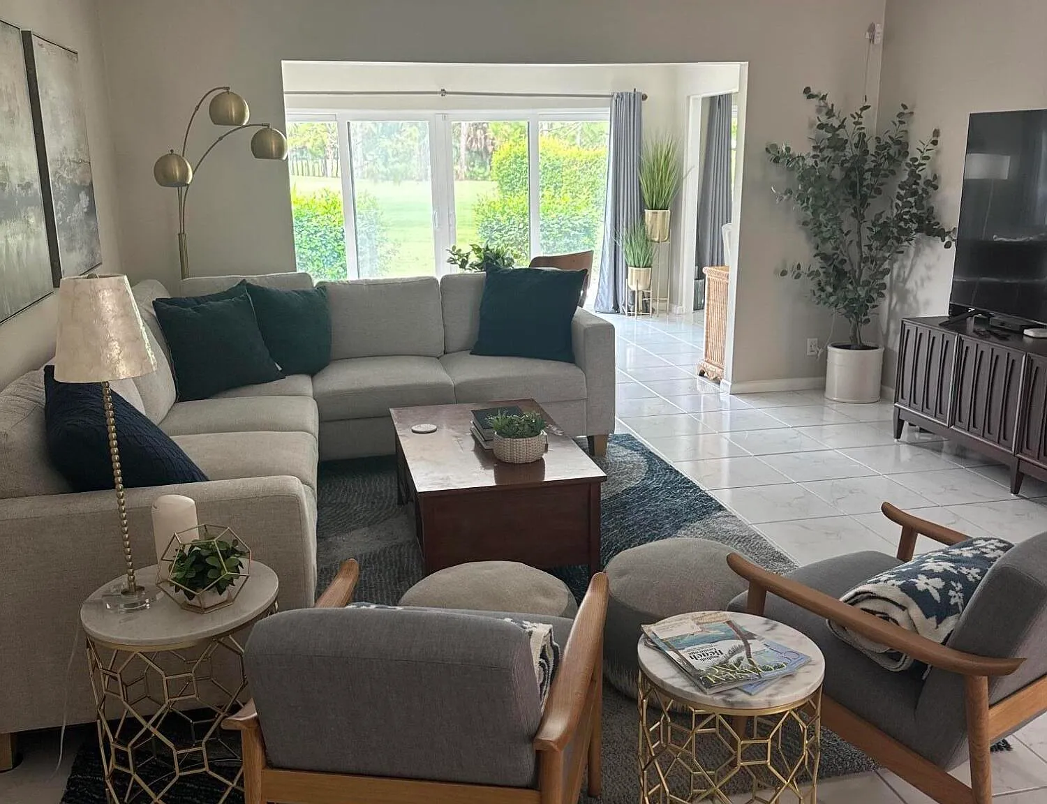 2 bed, 2.0 bath, 1812 sqft, $5,000 — Photo 2