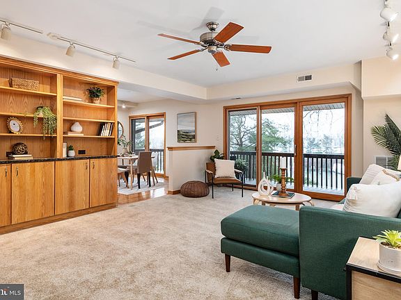 4th image of 756 Fairview Ave