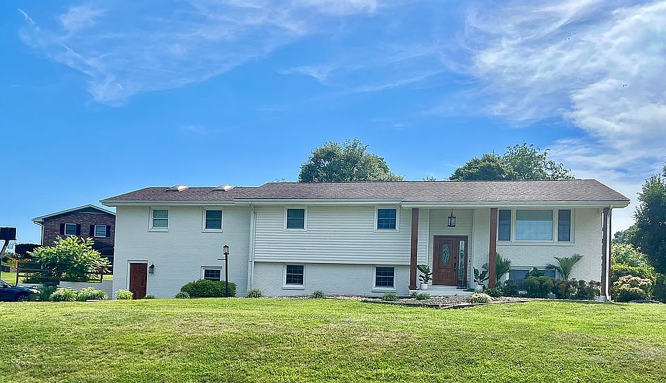 1st image of 490 Meadowcrest Dr