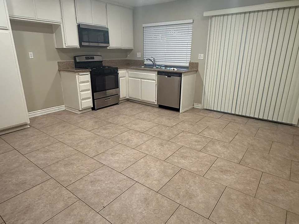 1250 S Brookhurst St #1011