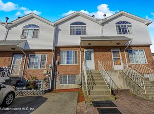 26 Shiloh St, Staten Island, NY 10314