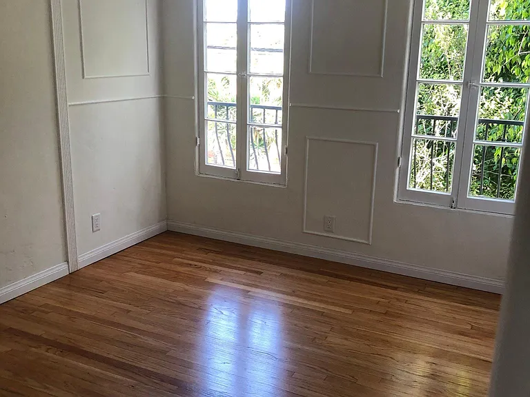 802 N Sweetzer Ave #204 — Photo 8