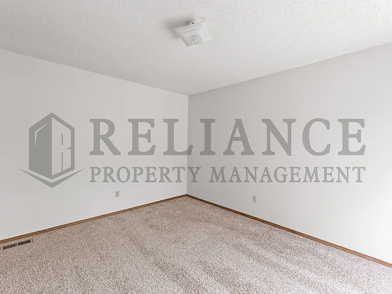 1518 S Todd Pl — Photo 5