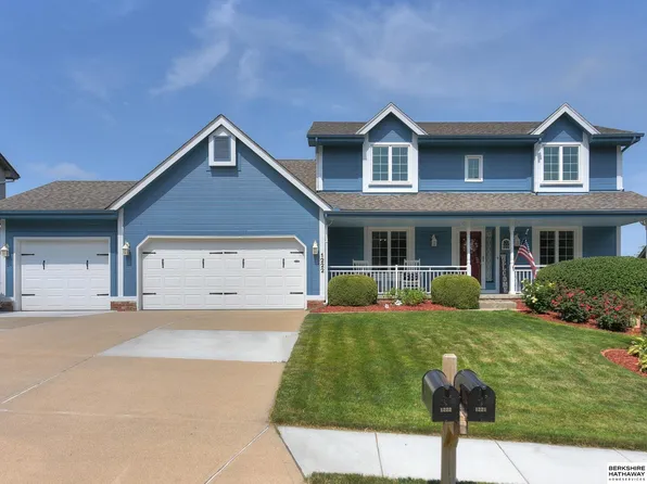 1222 N 162nd St, Omaha, NE 68118