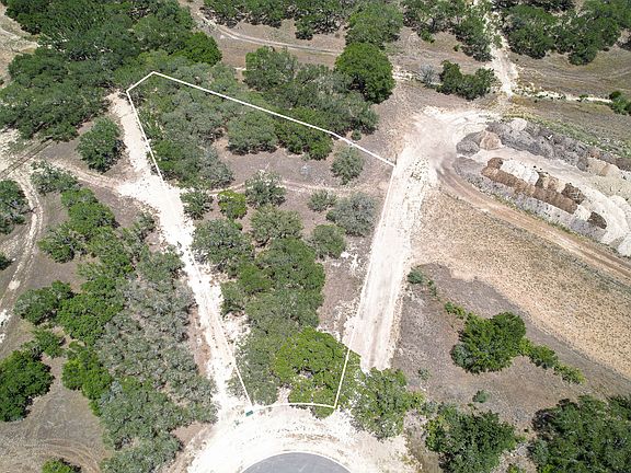 **Property lines are approximate**