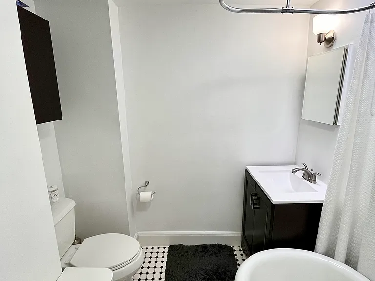 623 Sears St — Photo 9