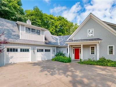 30734 Lake Rd, Bay Village, OH, 44140