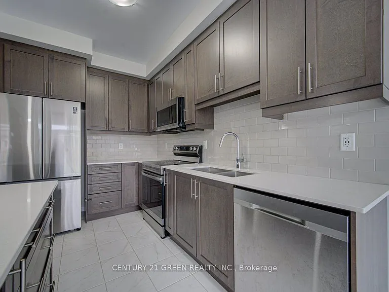 30 Baker Ln — Photo 17