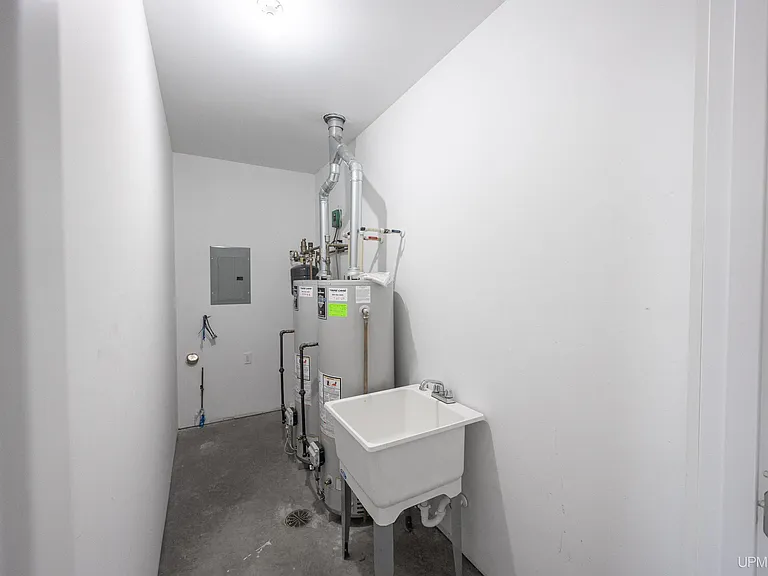 17245 Atlantic Ave — Photo 20