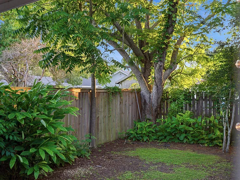 409 Suthon Ave #A — Photo 8
