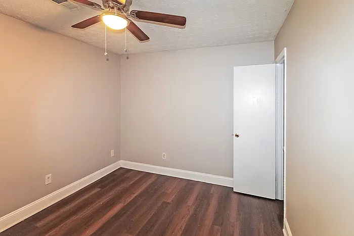 612 Ralph Rd SE — Photo 9