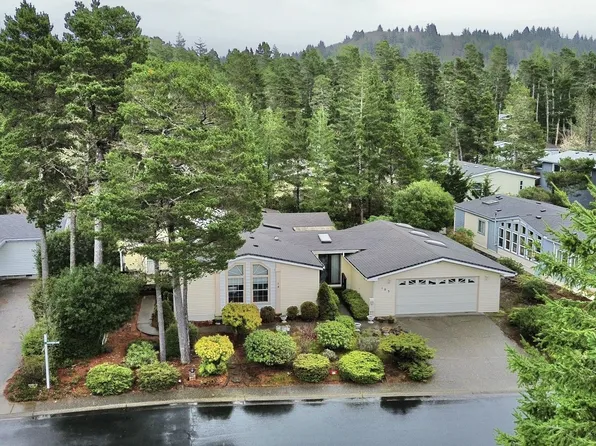 105 Evergreen Ln, Florence, OR 97439