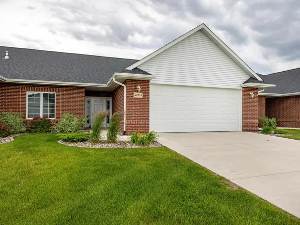16933 Thunder Ridge Dr, Peosta, IA 52068