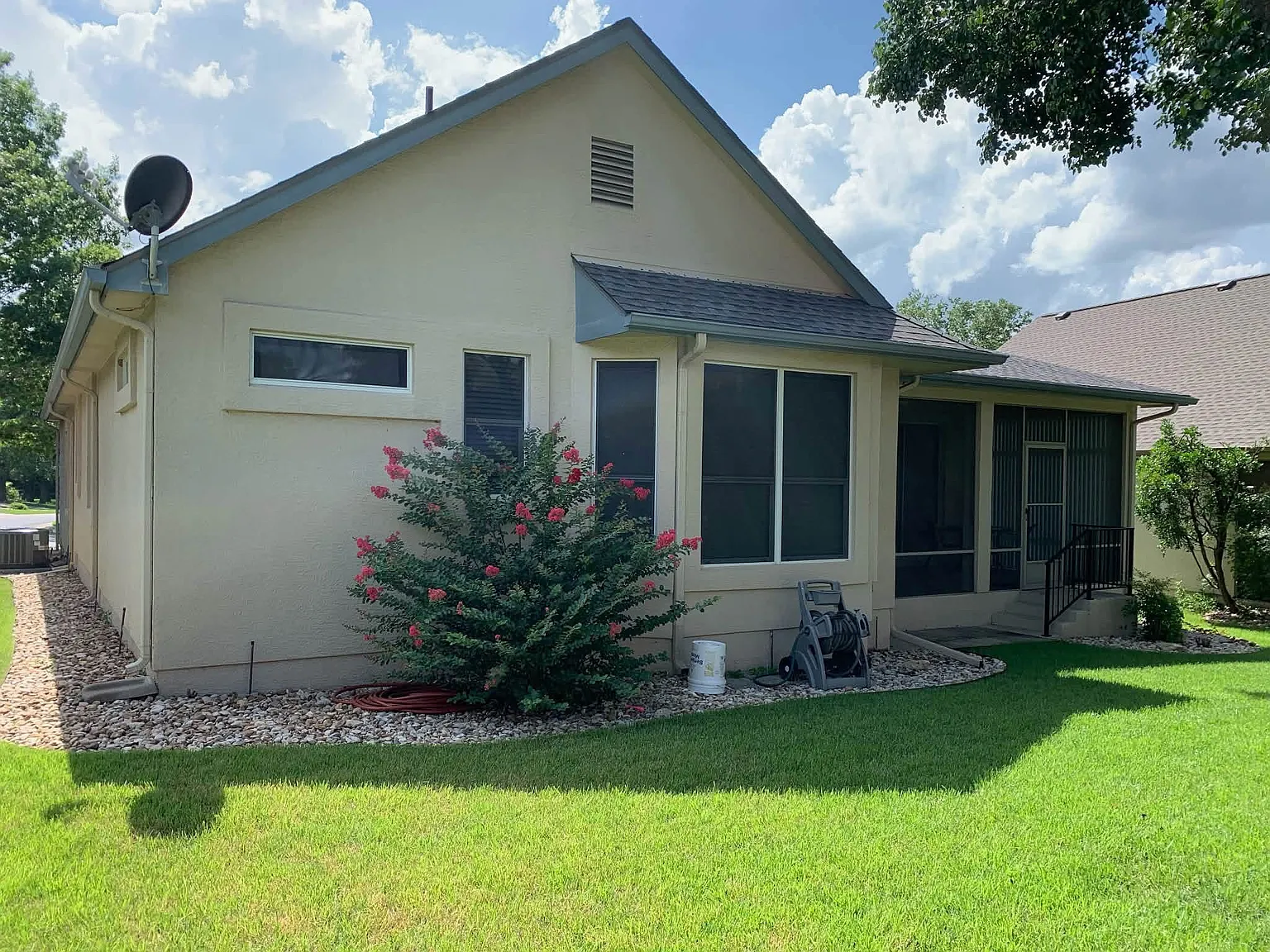 2 bed, 1648 sqft, $2,000 — Photo 2