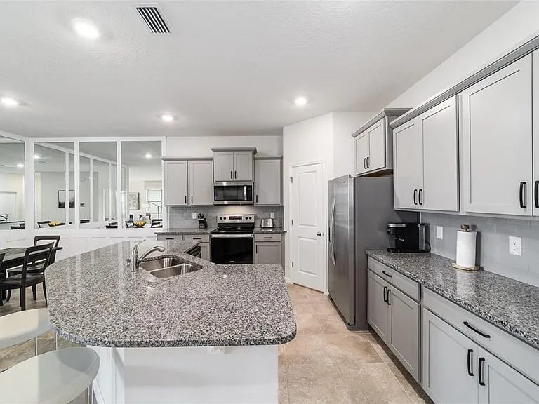 5358 NW 48th Pl — Photo 16